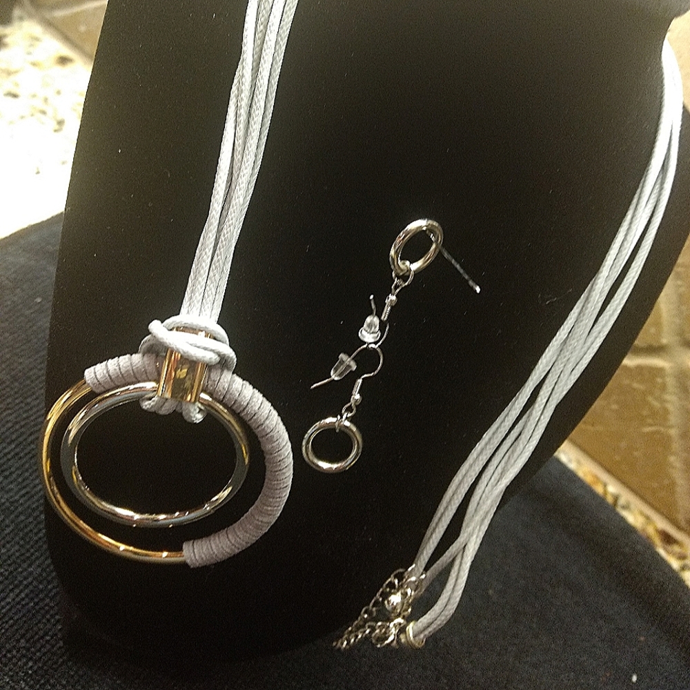 Exquisite double looped circle necklace with super cute silver hoop earrings